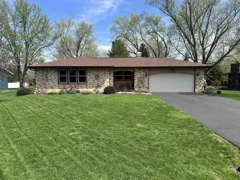 1075 Aldrin Rd, Rockton, IL 61072