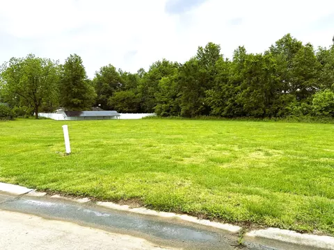 5 Coronado Dr, Centralia, IL 62801 photo 2