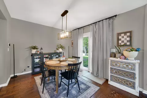 Dining - 2117 Peach Tree Ln #2117, Algonquin, IL 60102 photo 1 of 2