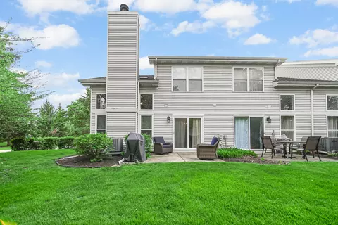 Exterior - 2117 Peach Tree Ln #2117, Algonquin, IL 60102 photo 3 of 5