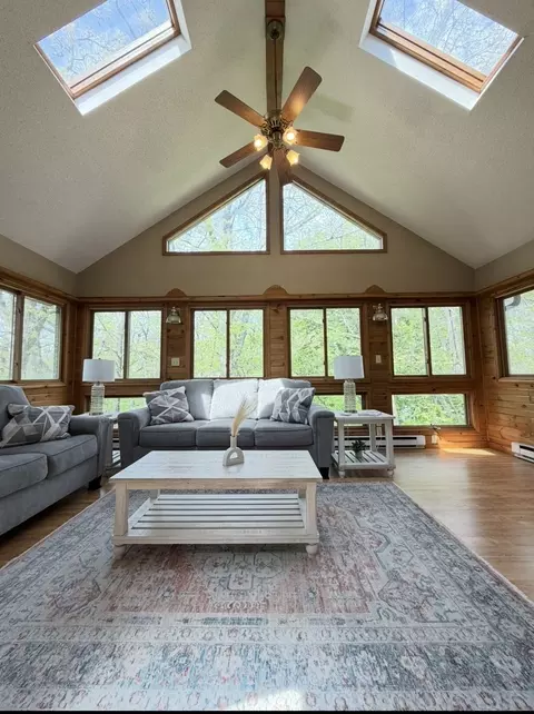 Living - 1257 Trail Dr, Dixon, IL 61021 photo 3 of 7