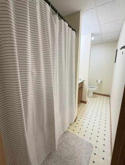 Bath - 1257 Trail Dr, Dixon, IL 61021 photo 1 of 1