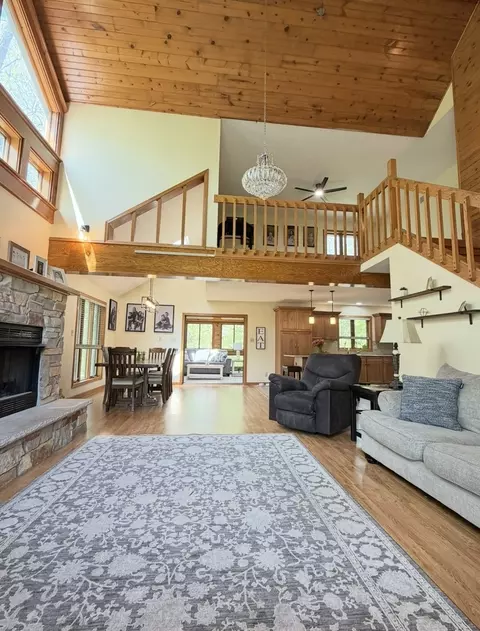 Living - 1257 Trail Dr, Dixon, IL 61021 photo 1 of 7