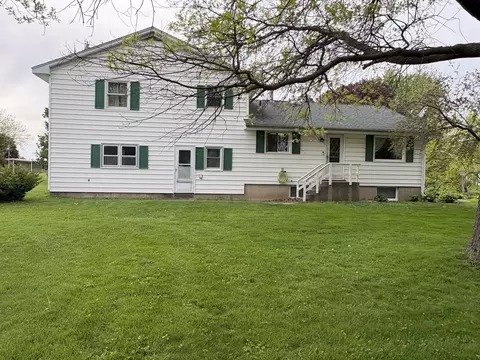 Exterior - 320 S Main St, Creston, IL 60113 photo 7 of 7