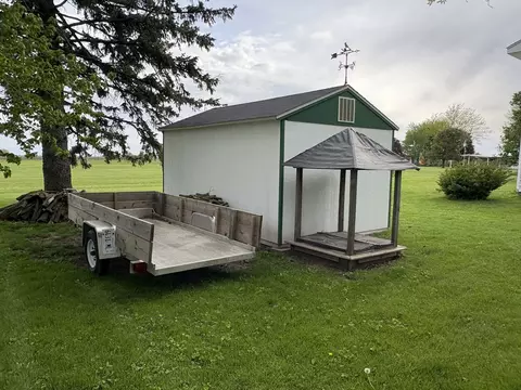 Exterior - 320 S Main St, Creston, IL 60113 photo 5 of 7