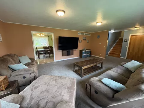 Living - 320 S Main St, Creston, IL 60113 photo 2 of 3