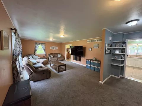 Living - 320 S Main St, Creston, IL 60113 photo 3 of 3