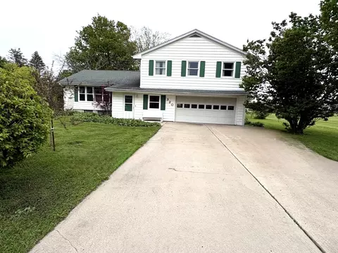 Exterior - 320 S Main St, Creston, IL 60113 photo 2 of 7