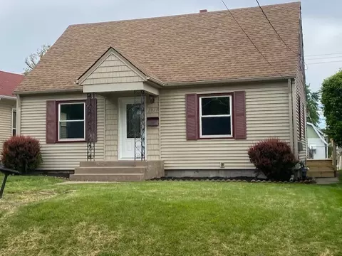 Exterior - 2927 13th Ave, Moline, IL 61265 photo 2 of 4