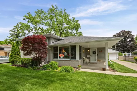 21 N Waterman Ave, Arlington Heights, IL 60004