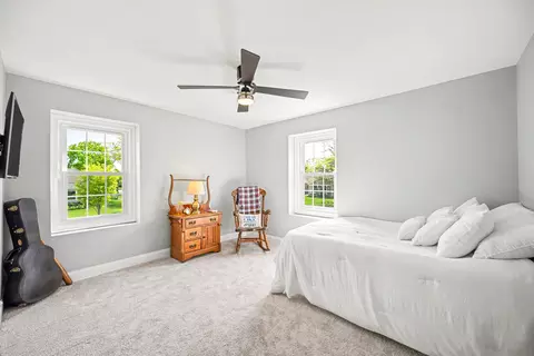 Bedroom - 2234 Appleby Dr, Wheaton, IL 60189 photo 2 of 3