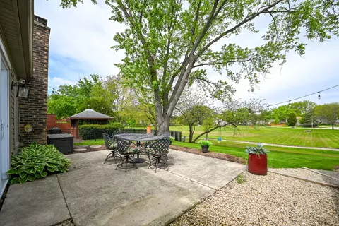 Exterior - 2234 Appleby Dr, Wheaton, IL 60189 photo 10 of 10