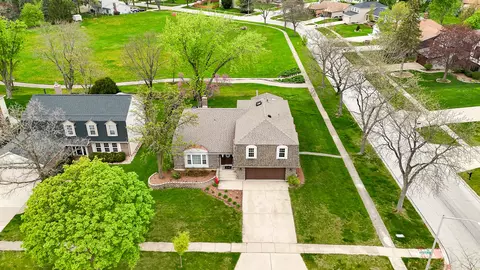 View/Area - 2234 Appleby Dr, Wheaton, IL 60189 photo 2 of 7