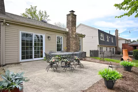 Exterior - 2234 Appleby Dr, Wheaton, IL 60189 photo 9 of 10