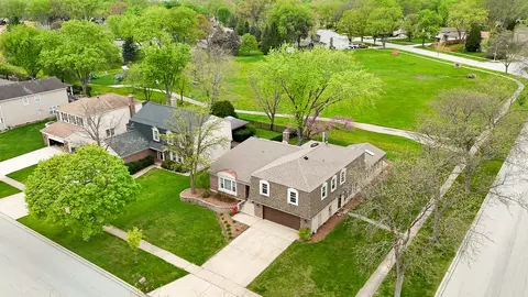 View/Area - 2234 Appleby Dr, Wheaton, IL 60189 photo 3 of 7