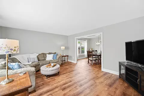 Living - 2234 Appleby Dr, Wheaton, IL 60189 photo 1 of 4