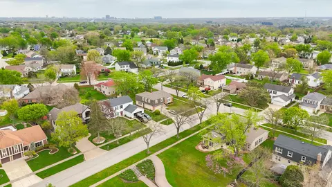 View/Area - 2234 Appleby Dr, Wheaton, IL 60189 photo 6 of 7