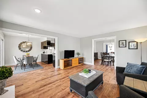 Living - 2234 Appleby Dr, Wheaton, IL 60189 photo 4 of 4