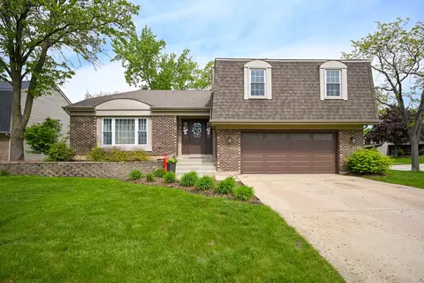 2234 Appleby Dr, Wheaton, IL 60189
