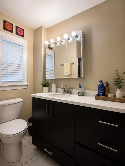 Bath - 8 Monroe St, Elgin, IL 60123 photo 1 of 3