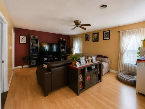 Living - 8 Monroe St, Elgin, IL 60123 photo 1 of 2