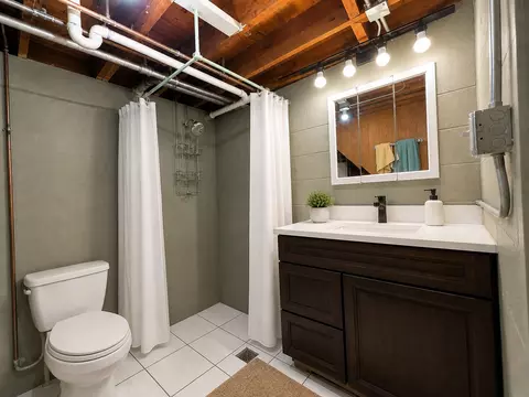 Bath - 8 Monroe St, Elgin, IL 60123 photo 3 of 3