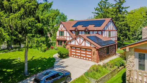150 Shady Ln, Bartlett, IL 60103