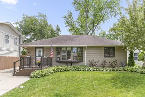 253 Heather Ave, Grayslake, IL 60030