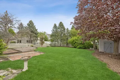 Exterior - 1721 Waverly Ln, Algonquin, IL 60102 photo 3 of 4