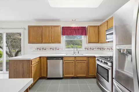 Kitchen - 1721 Waverly Ln, Algonquin, IL 60102 photo 1 of 2