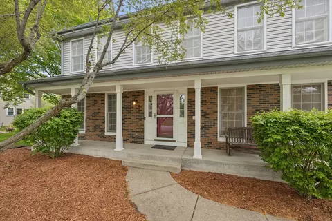 1721 Waverly Ln, Algonquin, IL 60102