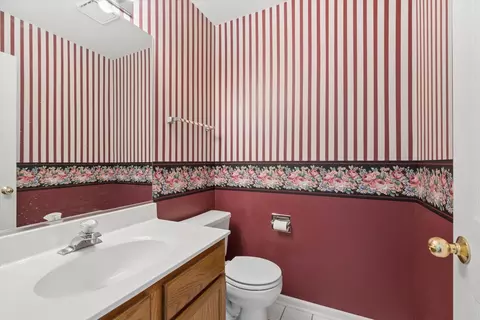 Bath - 1721 Waverly Ln, Algonquin, IL 60102 photo 1 of 4