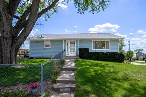 2665 W 35th St, Davenport, IA 52806
