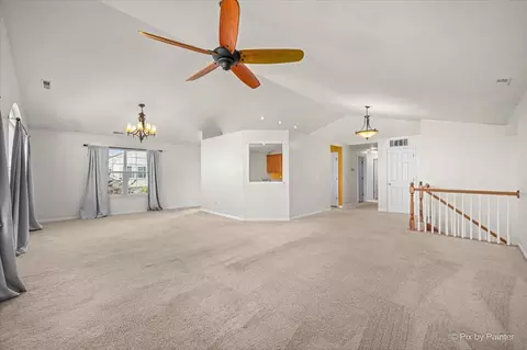 Living - 5303 Cobblers Xing, Mchenry, IL 60050 photo 2 of 4