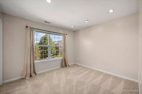 Bedroom - 5303 Cobblers Xing, Mchenry, IL 60050 photo 2 of 4