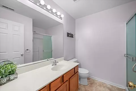 Bath - 5303 Cobblers Xing, Mchenry, IL 60050 photo 2 of 2