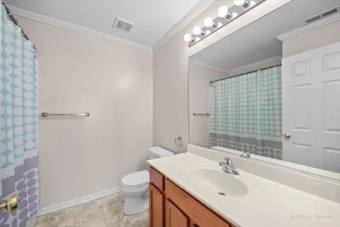 Bath - 5303 Cobblers Xing, Mchenry, IL 60050 photo 1 of 2