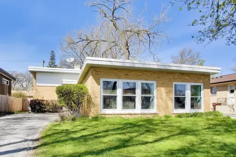 4050 Church St, Skokie, IL 60076