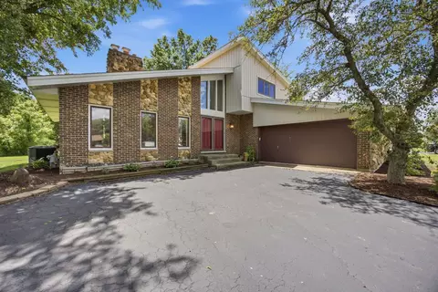 19 W471 Deerpath Ln, Lemont, IL 60439