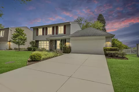 745 Quincy Dr, Roselle, IL 60172