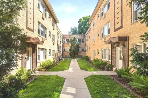 1819 W Touhy Ave #6, Chicago, IL 60626