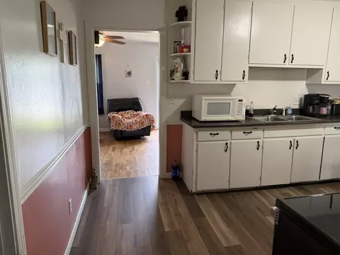 Entry Way - 219 E Williams St, Salem, IL 62881 photo 1 of 1
