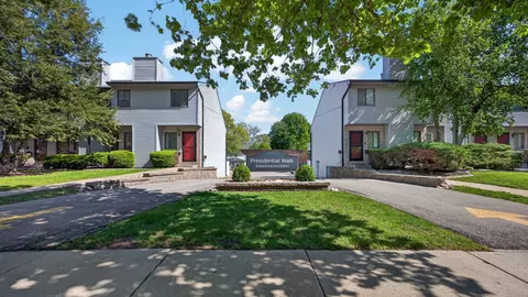 Other - 1108 E Jefferson St #7, Bloomington, IL 61701 photo 7 of 8