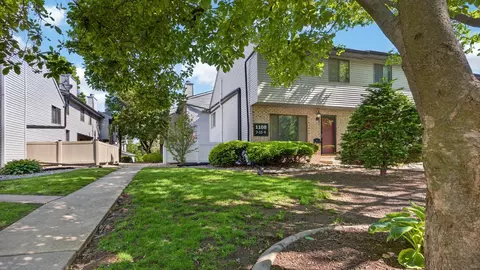 Exterior - 1108 E Jefferson St #7, Bloomington, IL 61701 photo 4 of 4