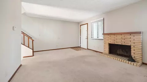 Living - 1108 E Jefferson St #7, Bloomington, IL 61701 photo 2 of 5