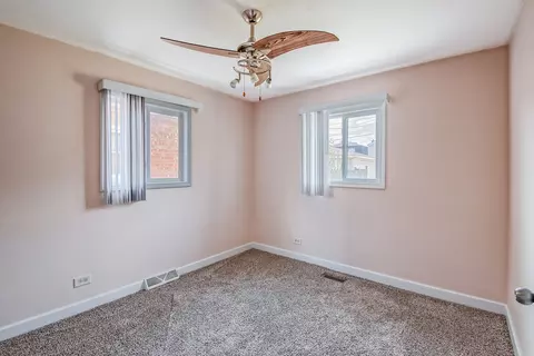 Bedroom - 4524 1st Ave, Lyons, IL 60534 photo 1 of 3