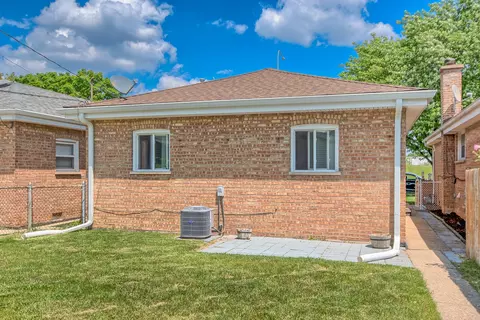 Exterior - 4524 1st Ave, Lyons, IL 60534 photo 2 of 4