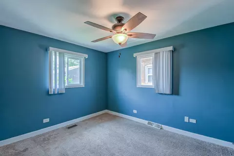 Bedroom - 4524 1st Ave, Lyons, IL 60534 photo 2 of 3