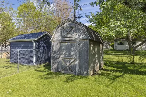 Exterior - 303 Edgelawn Dr, Plano, IL 60545 photo 3 of 5