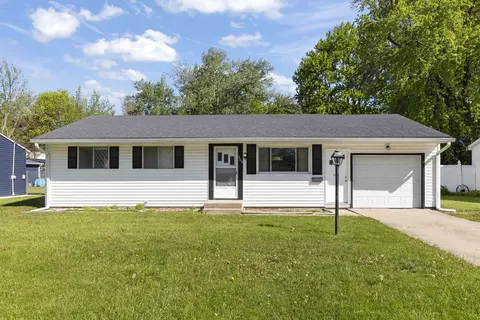 303 Edgelawn Dr, Plano, IL 60545